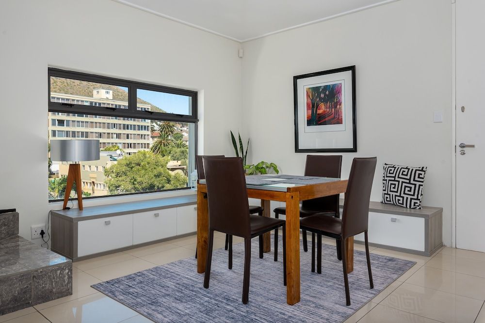 Portside 511 Deluxe Apartment 10