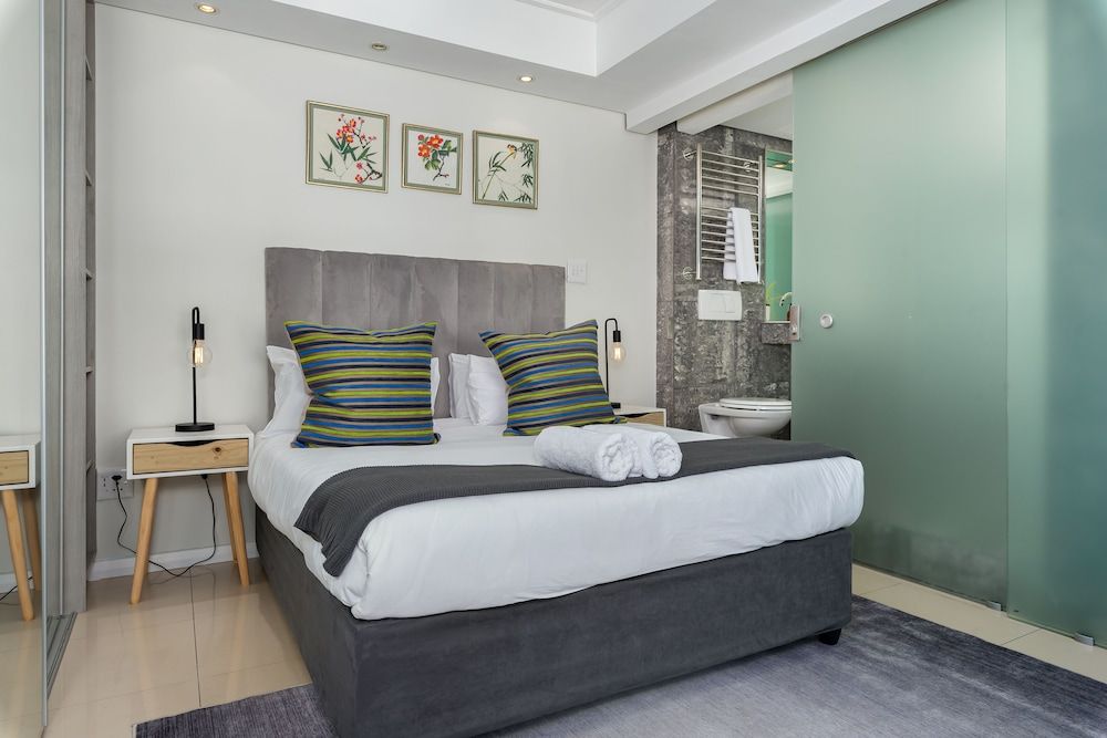 Portside 511 Deluxe Apartment 7