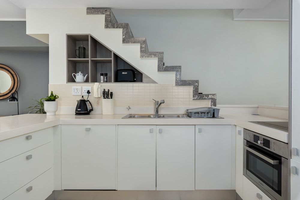 Portside 511 Deluxe Apartment 12