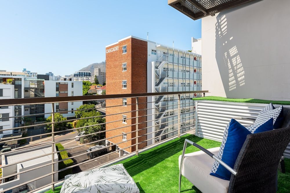 Portside 511 Deluxe Apartment 16