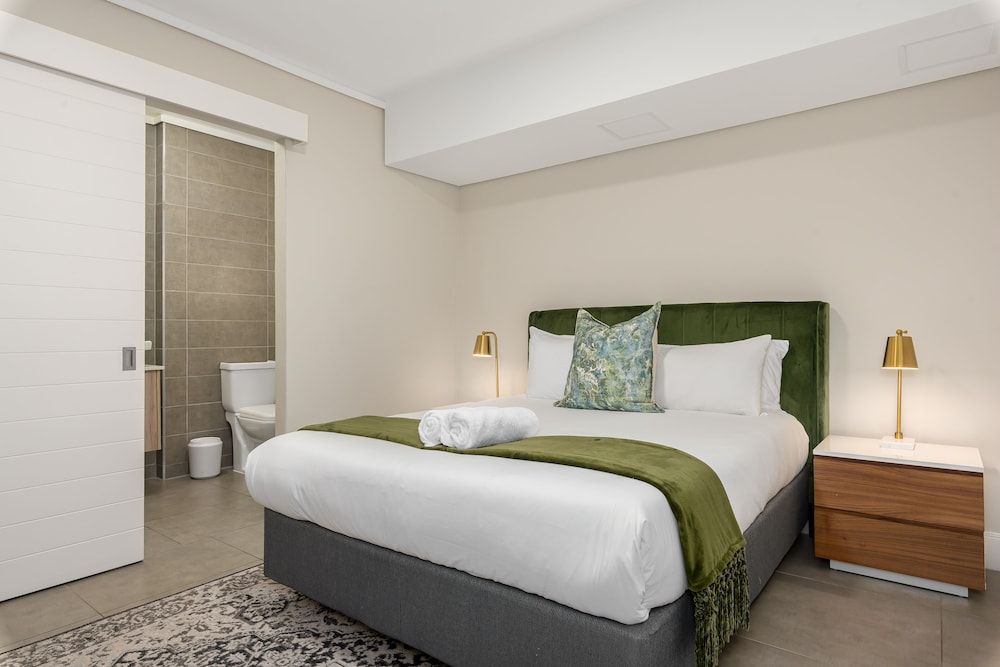 undefined Waters Edge 109 5