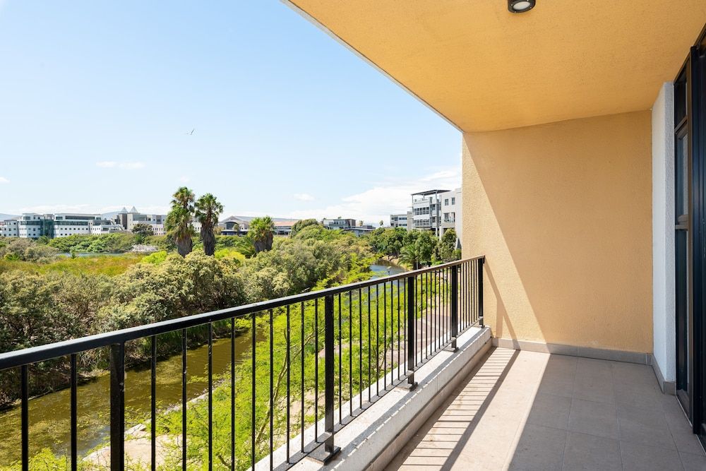 Waters Edge 109 Grand Apartment 12