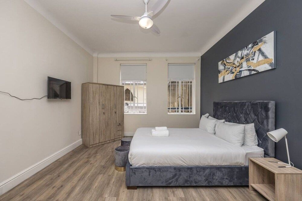 undefined Cape Legacy -bright Studio Suite 5