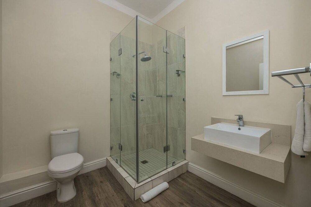 undefined Cape Legacy -bright Studio Suite 8