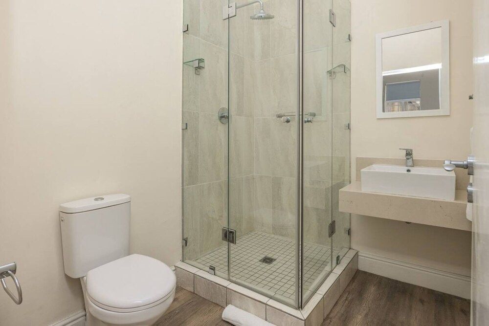 undefined Cape Legacy -bright Studio Suite 7