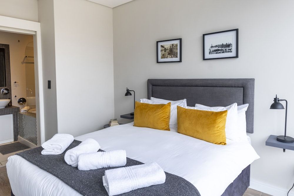 undefined The Decks 1108 4