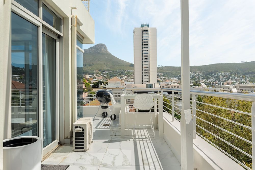 Trinity Gardens 401 Design Apartment 9