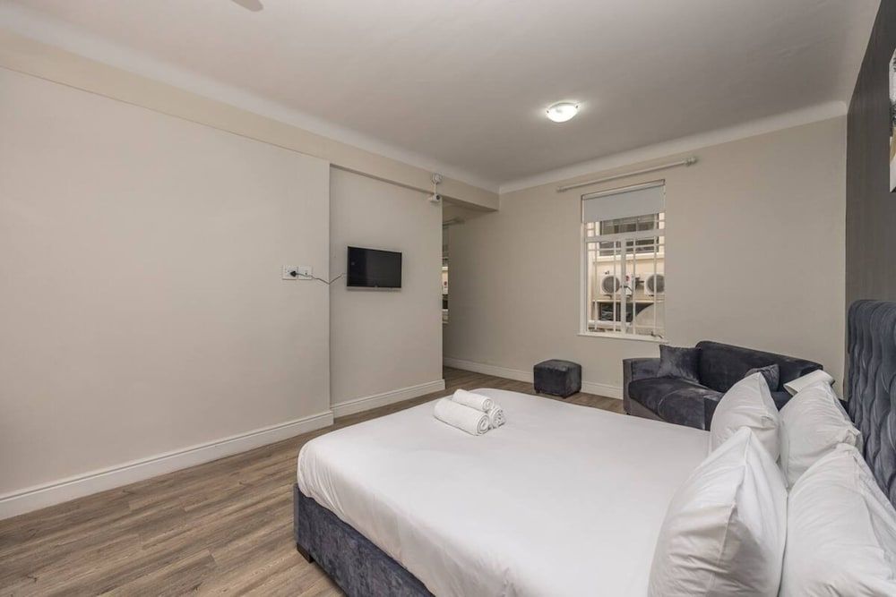 undefined Cape Legacy - Chic and Spacious Studio Suite 8