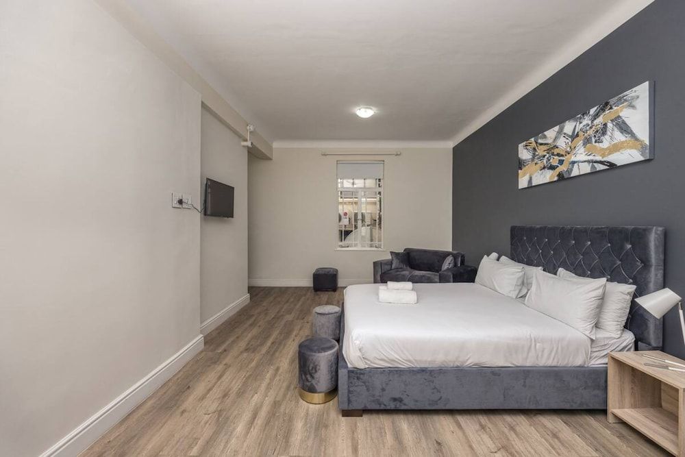 undefined Cape Legacy - Chic and Spacious Studio Suite 5