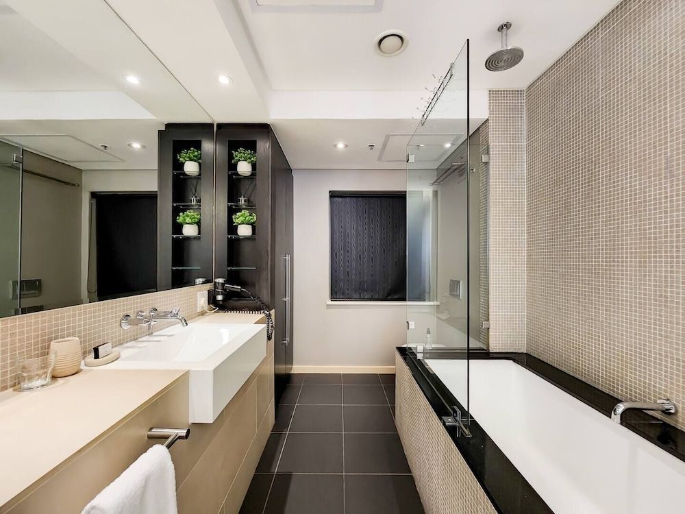 undefined Mandela Rhodes W303 10