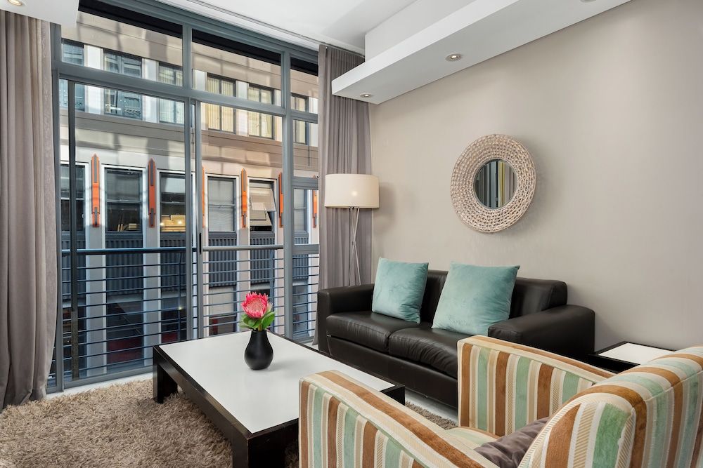 Mandela Rhodes W303 Comfort Studio 9