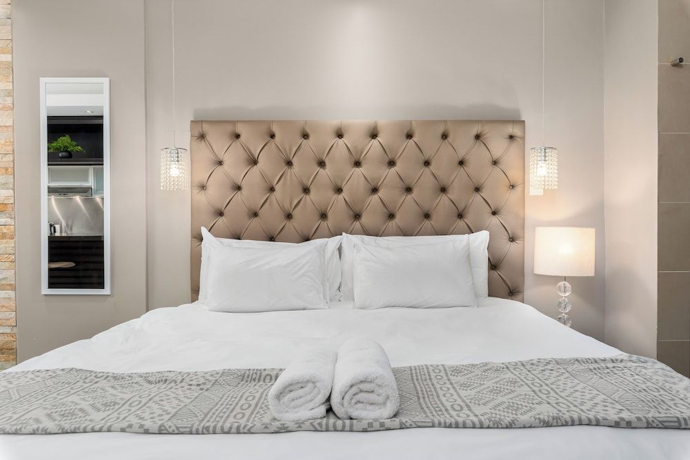 undefined Mandela Rhodes W303 6