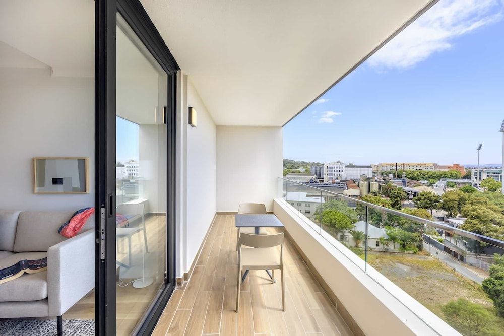 Newlands Peak Aparthotel by Totalstay Studio 11