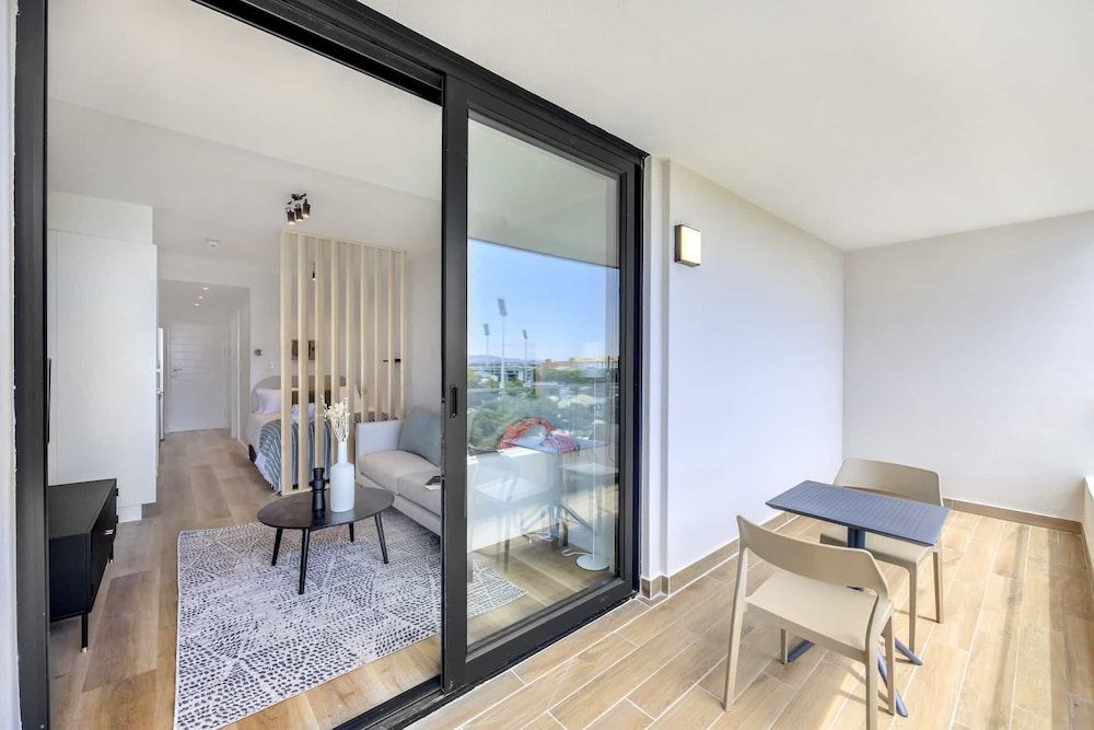 Newlands Peak Aparthotel by Totalstay Studio 4