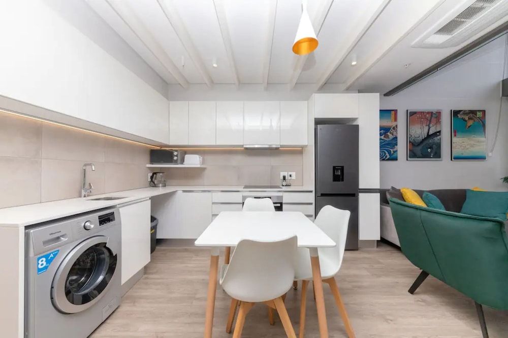 undefined Plush Loft Apartment With Signal Hill View 7