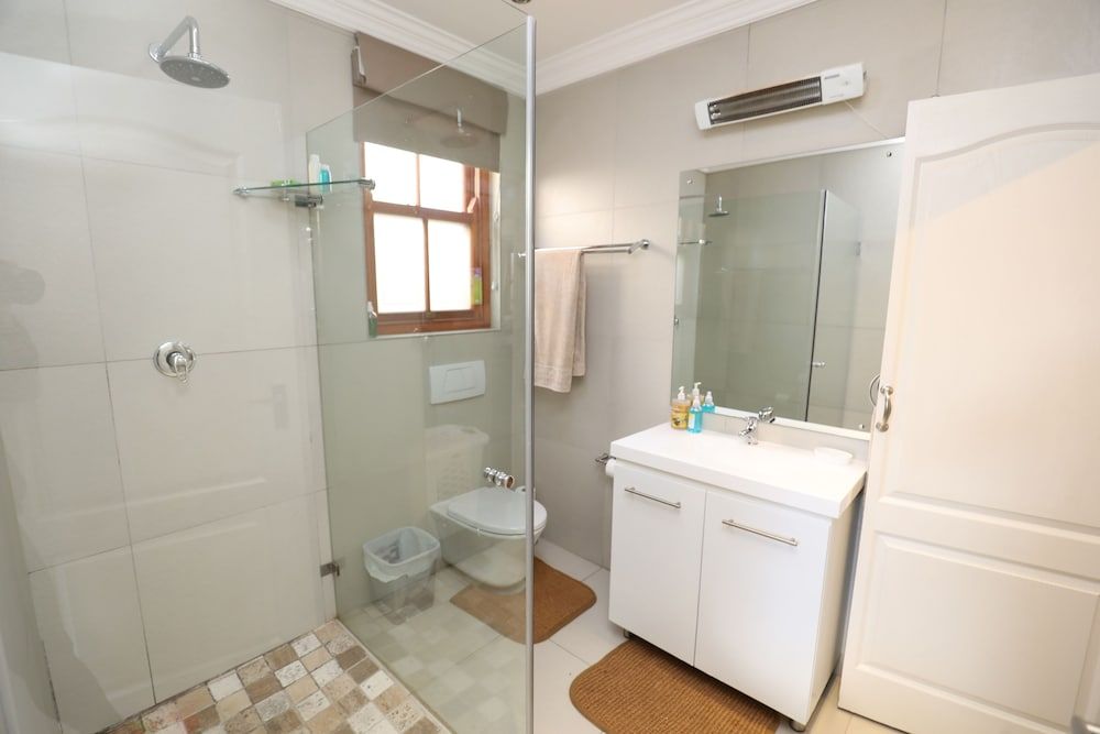 LeBonheur Luxury Cottage 16