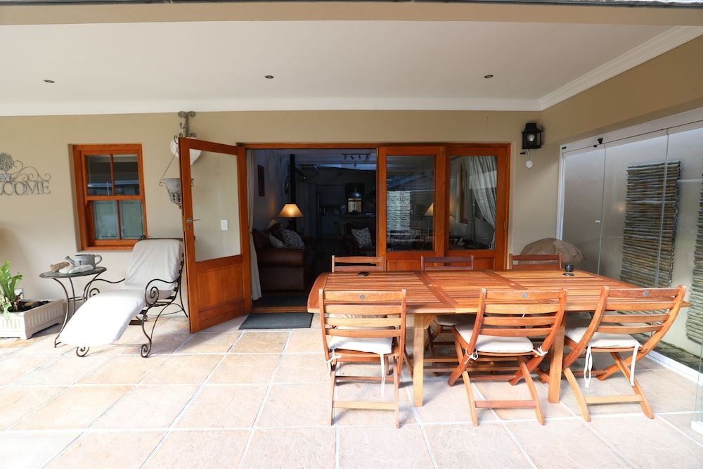 LeBonheur Luxury Cottage 13