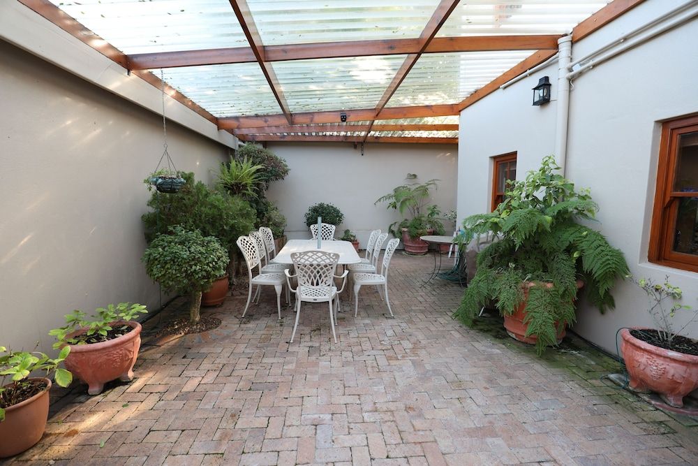 LeBonheur Premier Cottage 6