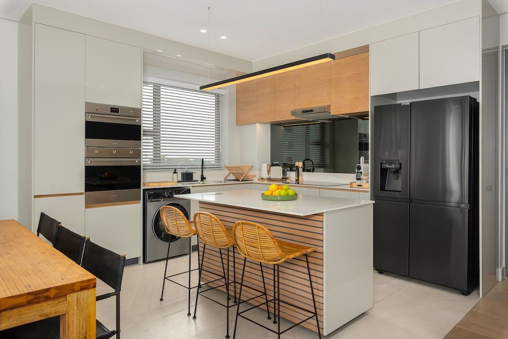 169 on Main 607 Exclusive Apartment 14