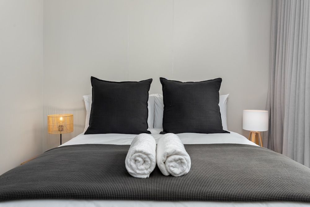 undefined 169 on Main 607 7