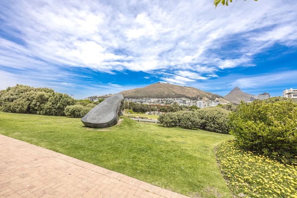 Stylish and Modern Studio in the Beachfront Basic Studio, 1 Queen Bed 14