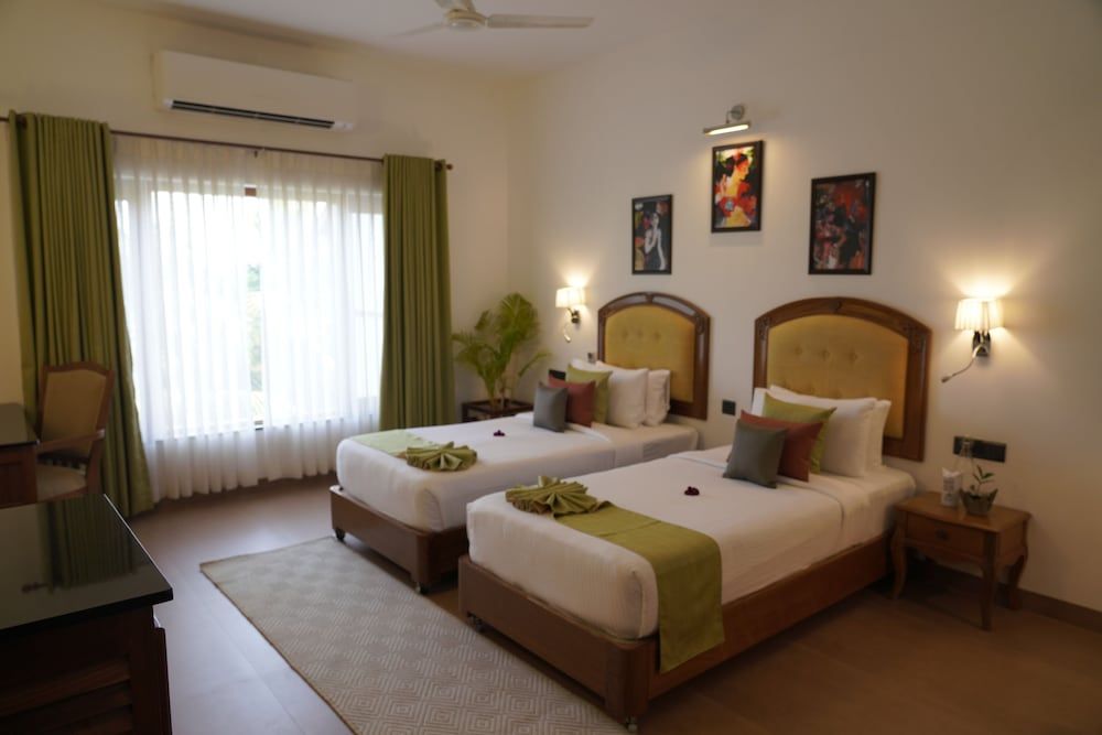 Backwater Ripples Kumarakom Deluxe Room Tower Wing 4