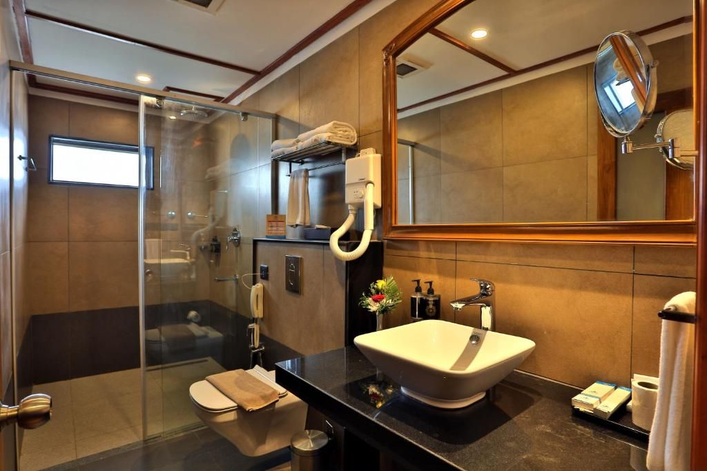 Backwater Ripples Kumarakom Deluxe Room Tower Wing 6