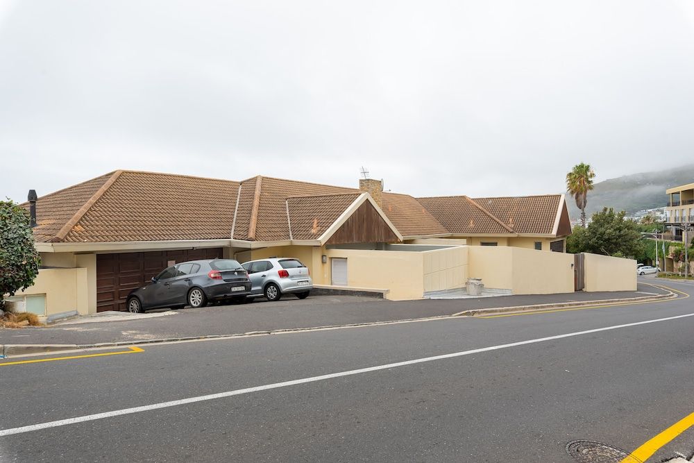 undefined Caprice Court 8 2