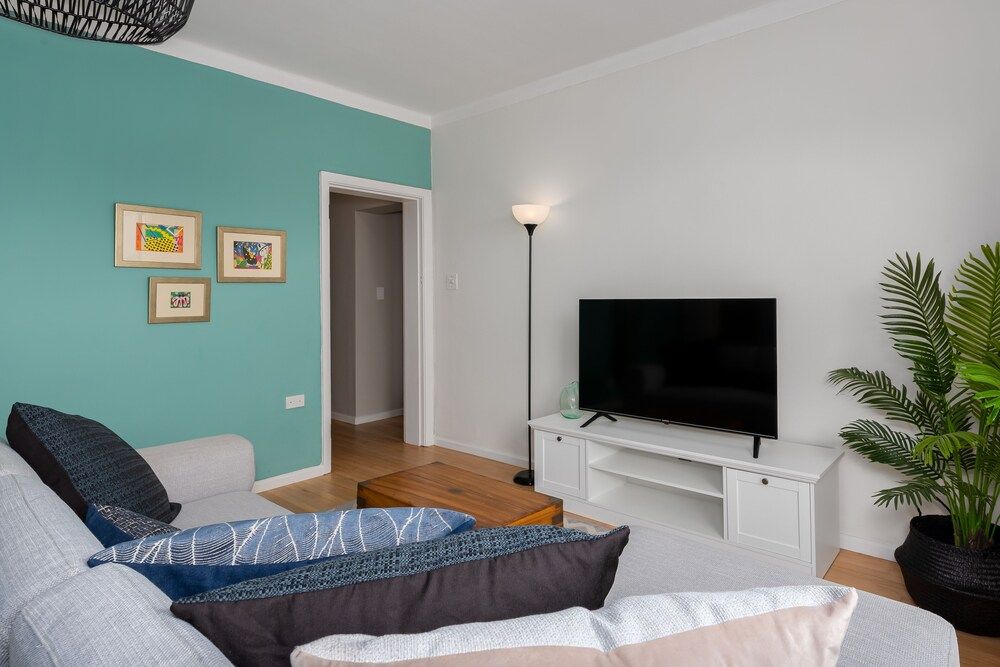 Caprice Court 8 City Apartment 16