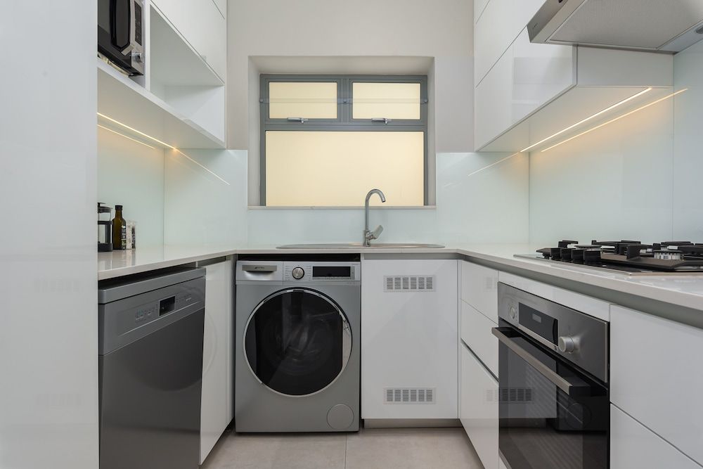 Caprice Court 8 City Apartment 15