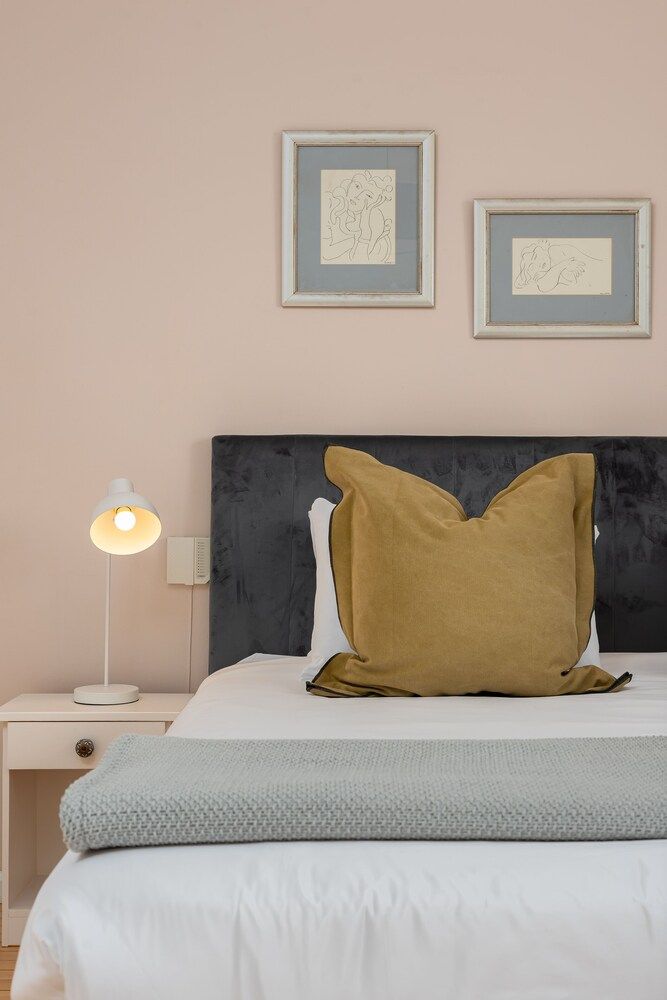 Caprice Court 8 City Apartment 11