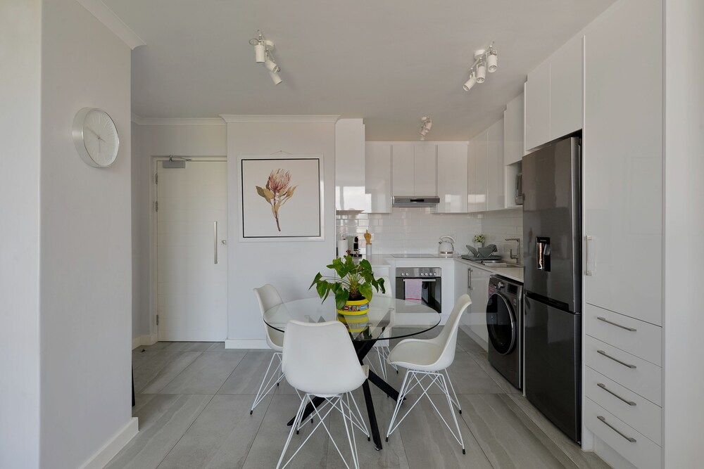 Westwood 311 Classic Apartment 8