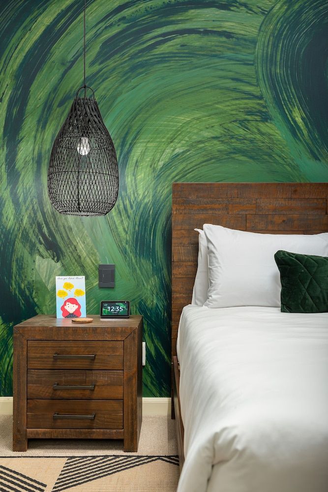 undefined Glaston House 110 8