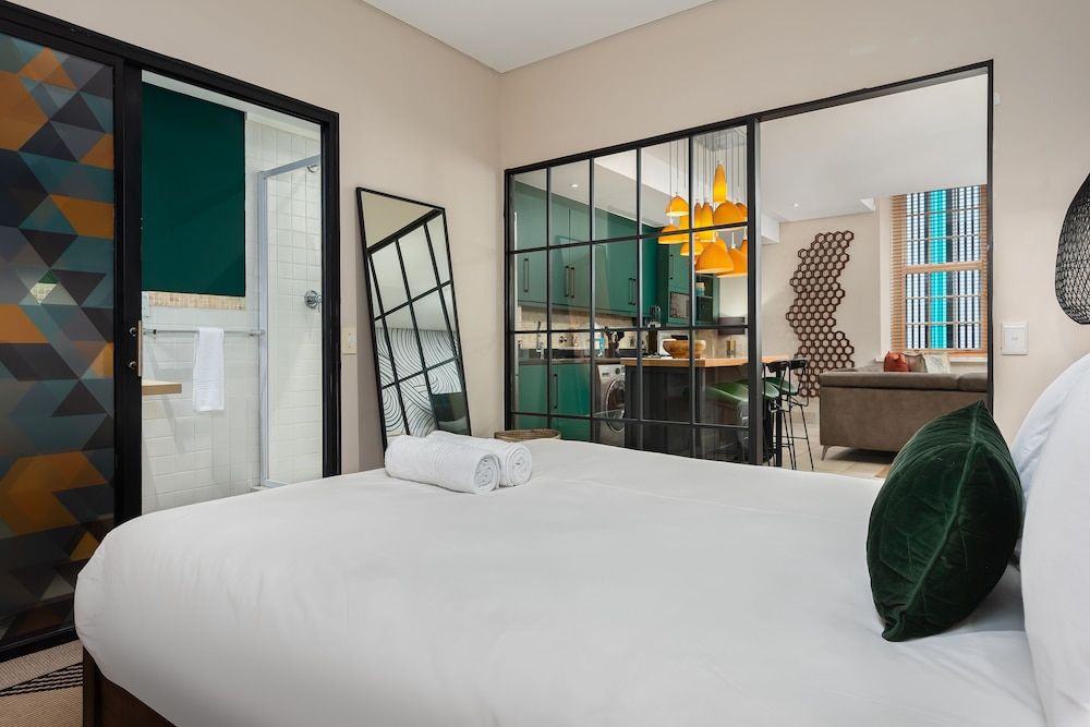 undefined Glaston House 110 6