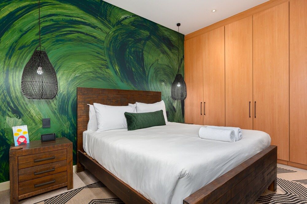 undefined Glaston House 110 3