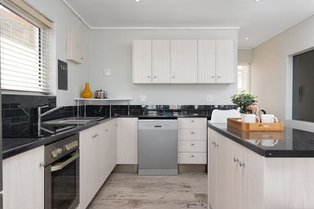 undefined Dolphin Bay 6 9