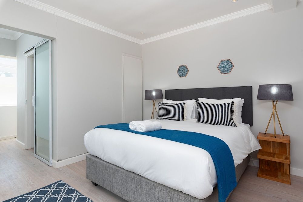 undefined Dolphin Bay 6 7