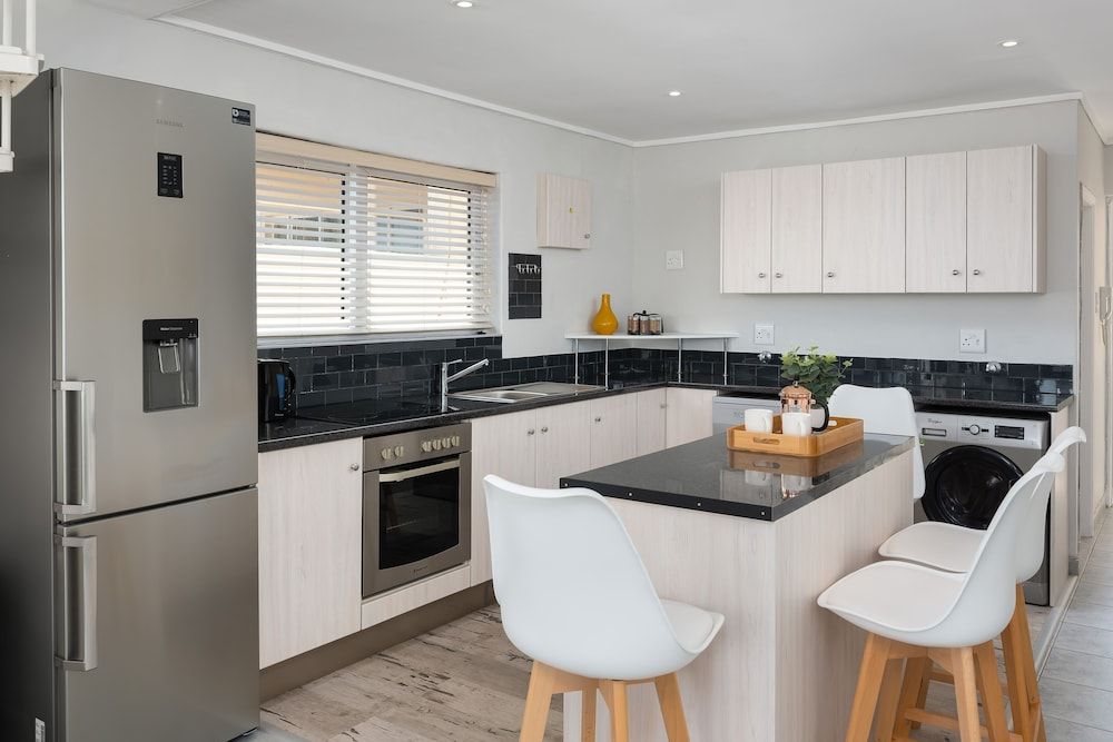 undefined Dolphin Bay 6 10