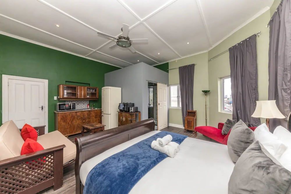 undefined Central and Cosy 1 BD Studio Apartment in Woodstock 8