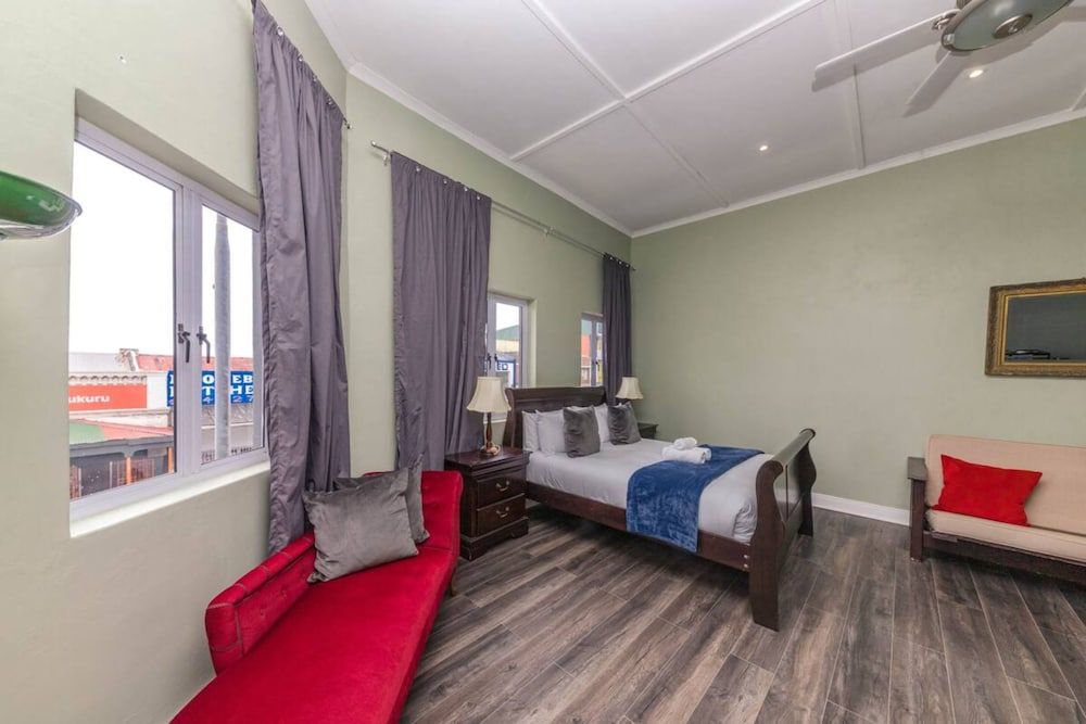 undefined Central and Cosy 1 BD Studio Apartment in Woodstock 9