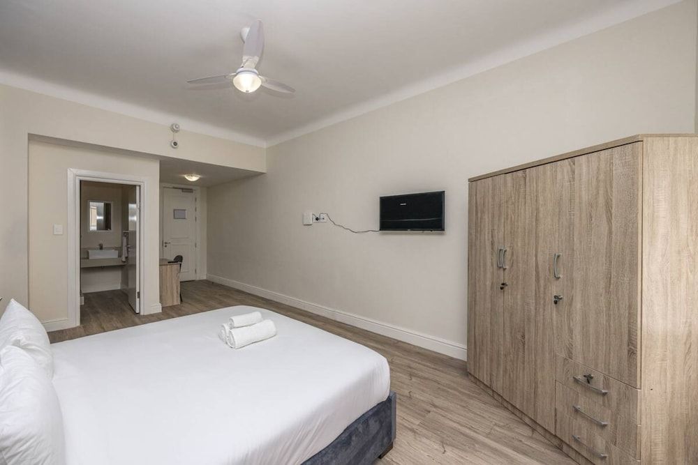 undefined Cape Legacy - Bright and Spacious Studio Suite