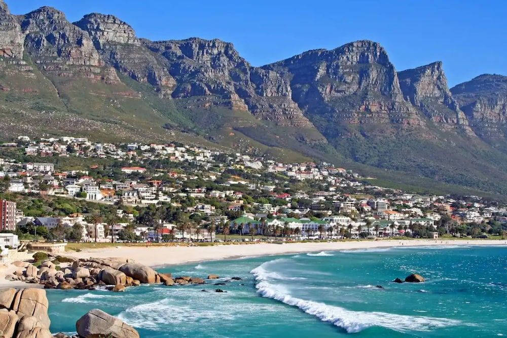 Modern and Bright 1BD APT in Sunny Sea Point Basic Apartment, 1 Queen Bed 30