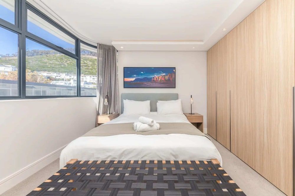 Modern and Bright 1BD APT in Sunny Sea Point Basic Apartment, 1 Queen Bed 6