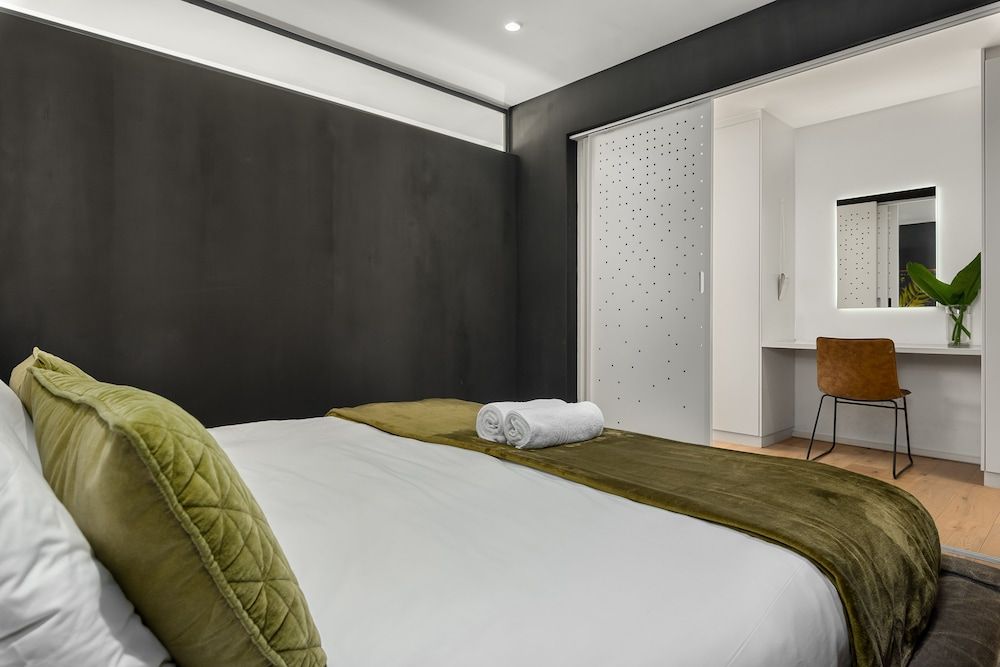 undefined The Iron Works 611 5