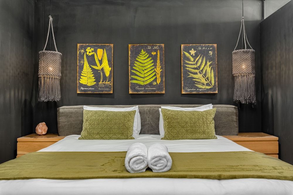 undefined The Iron Works 611 6