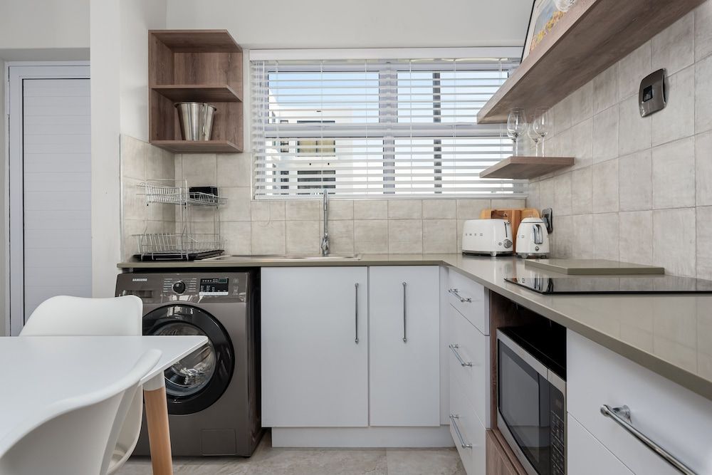 undefined Cascades 407 8