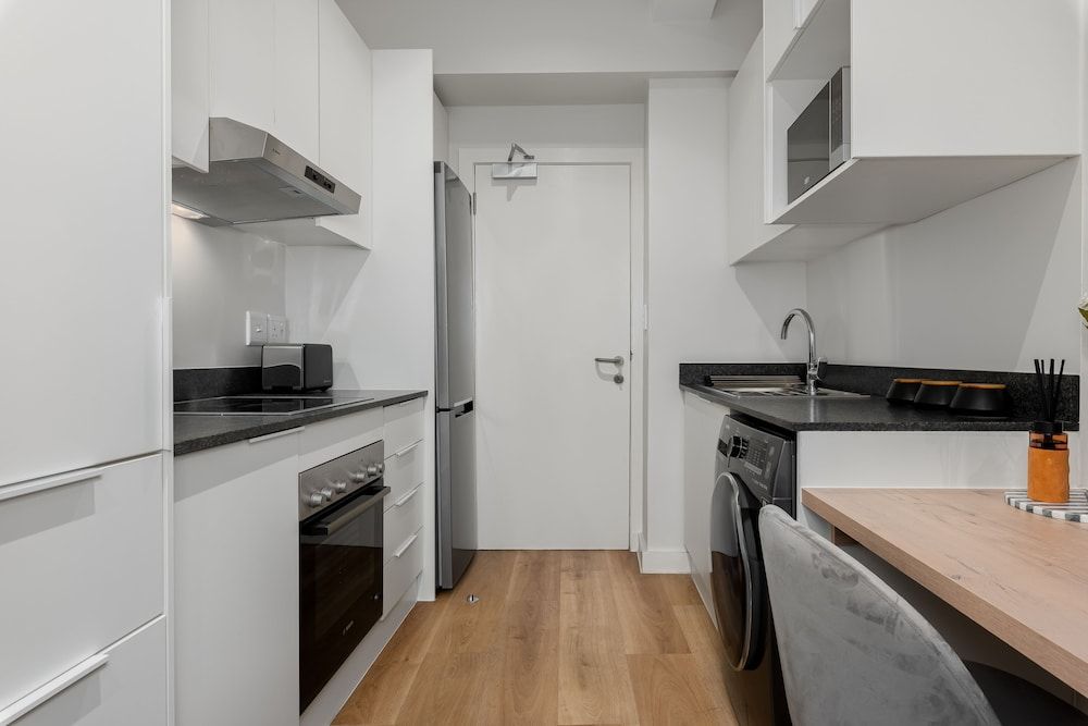 undefined The Carrington 401 7