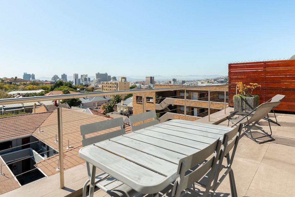 Burnside 302 Comfort Apartment 14