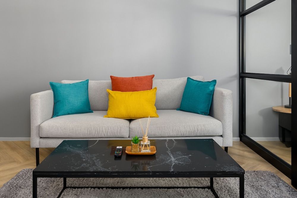 undefined One Thibault 1628