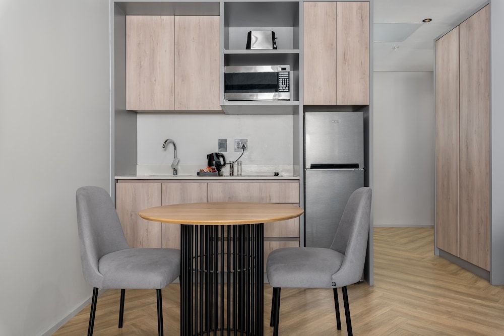 undefined One Thibault 1628 6